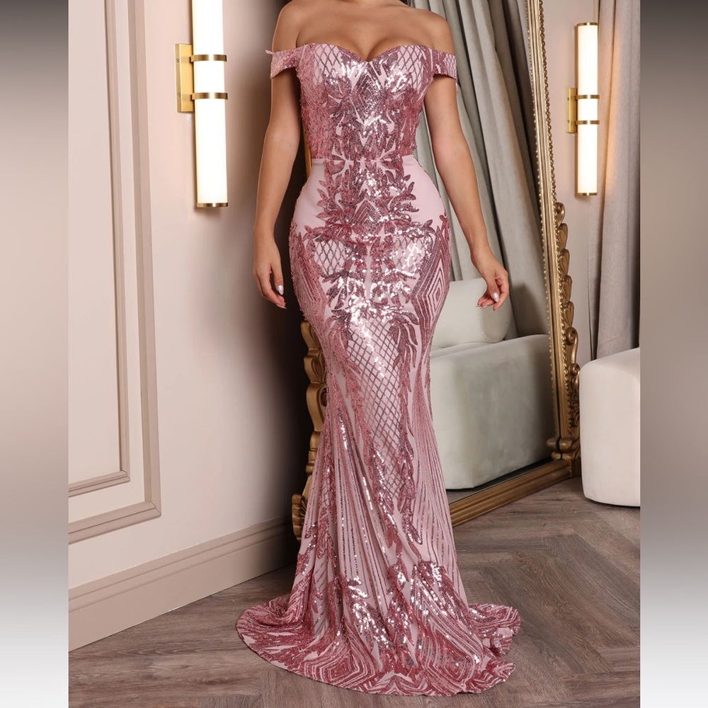 Close Up Ready Sequin Maxi Dress - Mauve